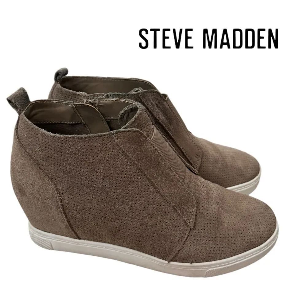 Steve Madden Women's Wavery Perforated Suede Leather Wedge Sneakers 10